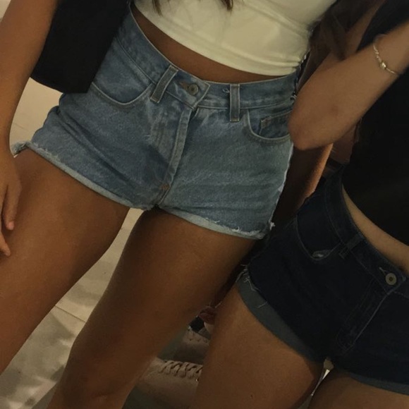 Brandy Melville Jean Shorts - Picture 4 of 8